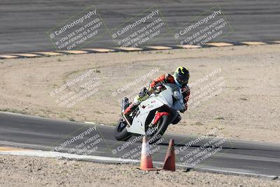 media/Oct-30-2025-Racers Edge (Thu) [[dabbdaf680]]/3-B Group/Session 2 (Bowl Exit)/